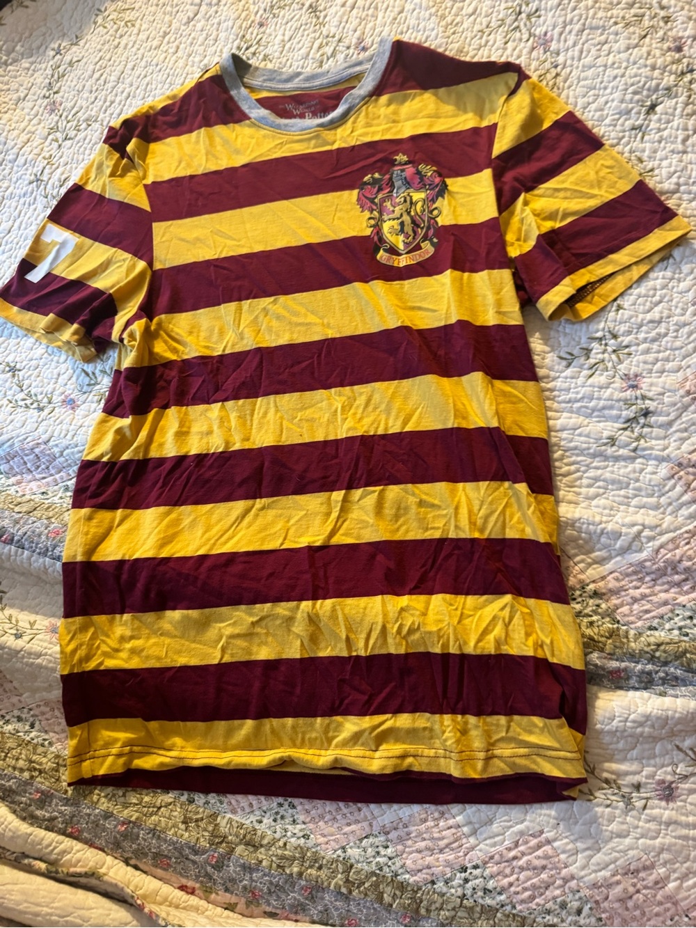 Gryffindor Striped women’s Tee - Yellow & Maroon